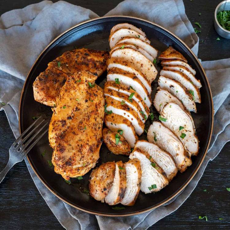 Ức Gà Có Xương